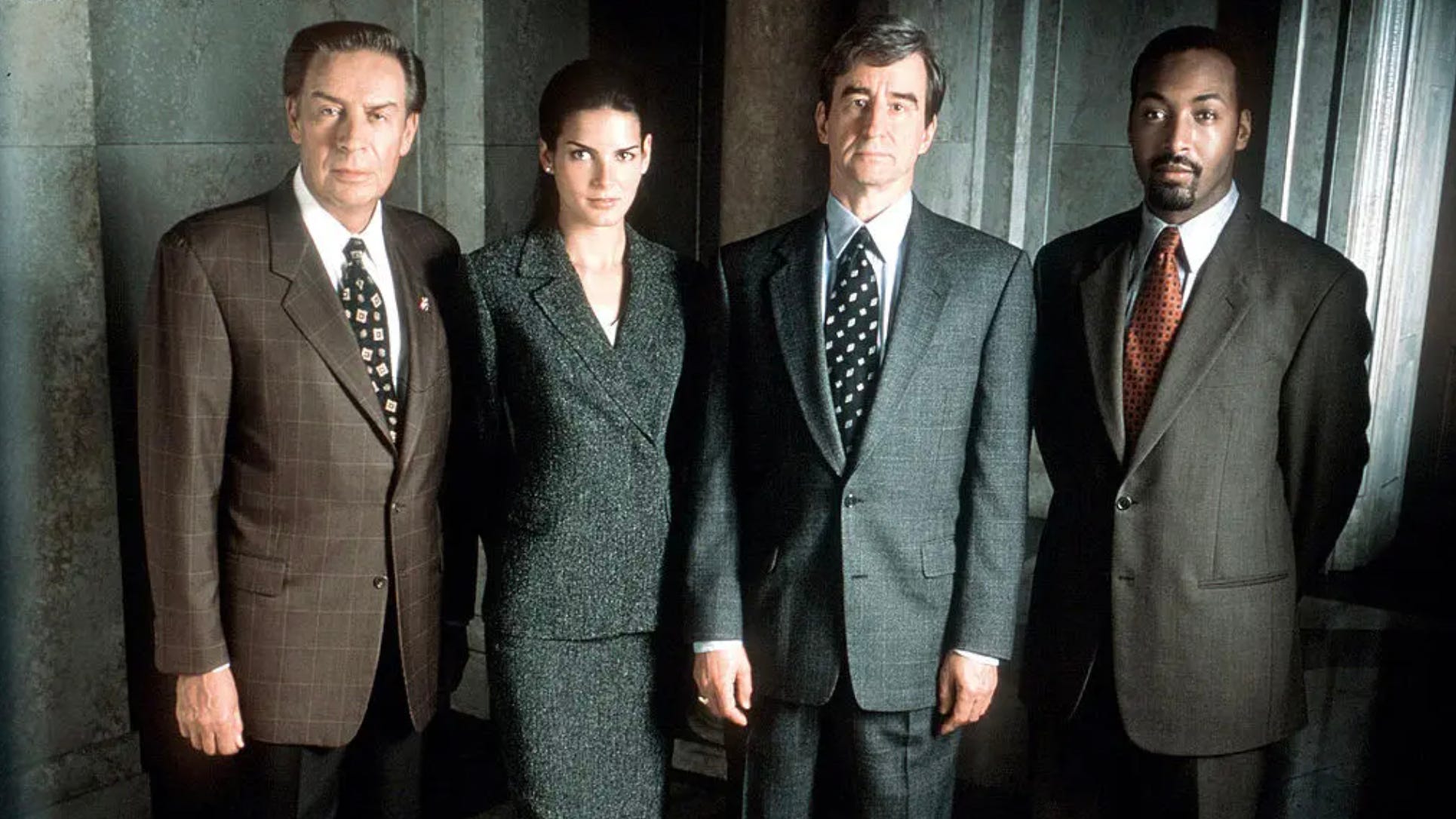 Снимка за 'Law & Order': Сериалът се завръща за 21-ви сезон!